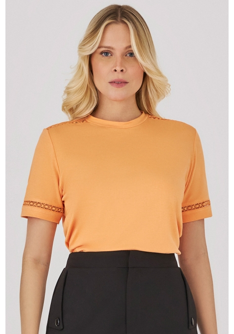 T-Shirt Deep com Detalhe Aviamento Renda - Golden Hour
