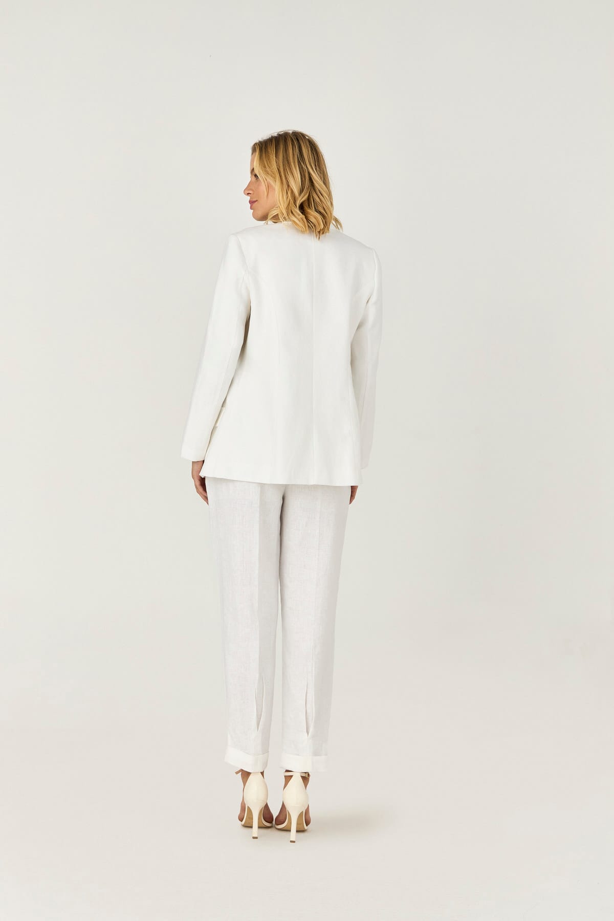 10160111 C BRAN Blusa Cropped Com Decote