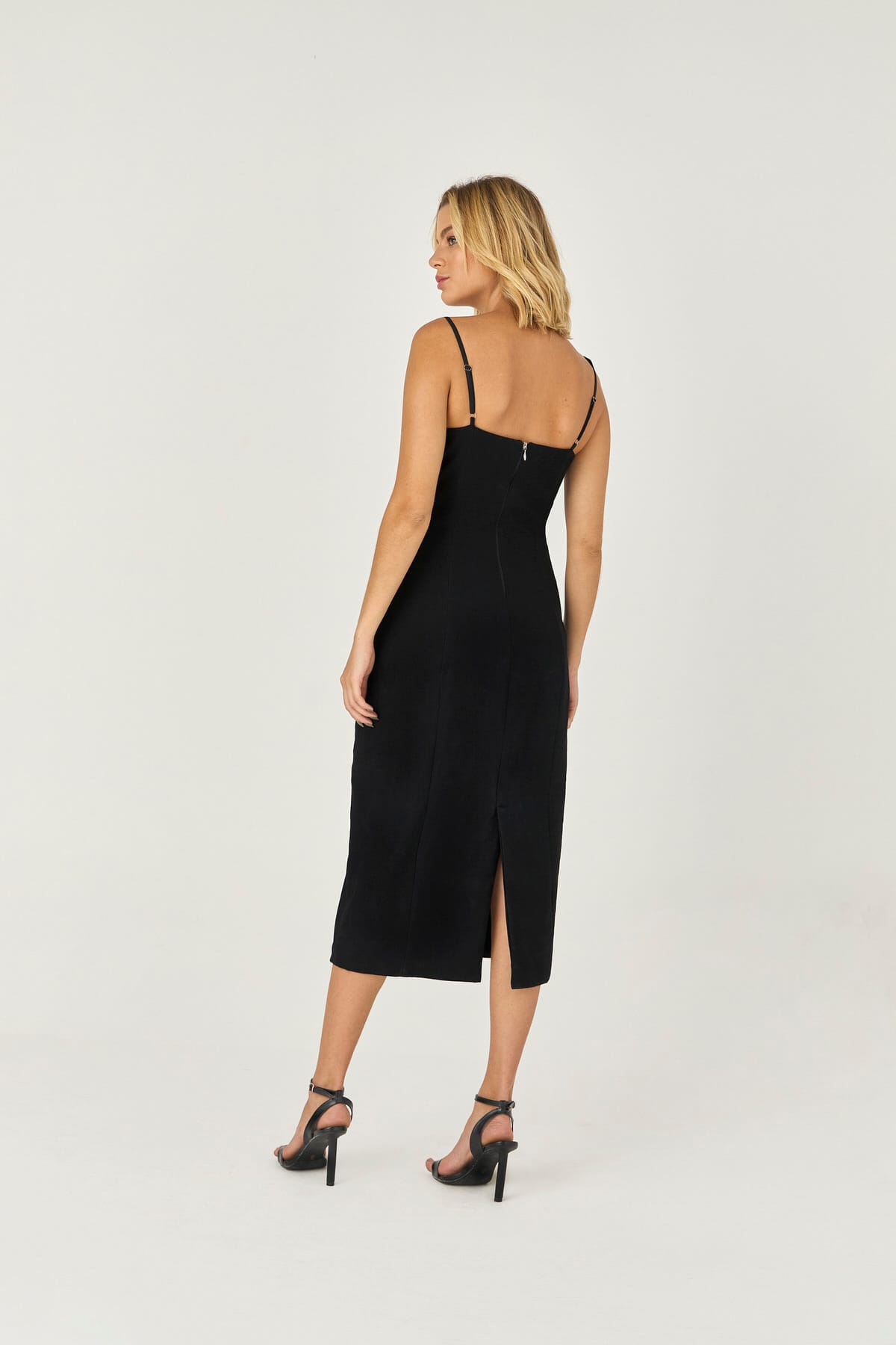 10416011 C PRET Vestido Com Busto De Perolas