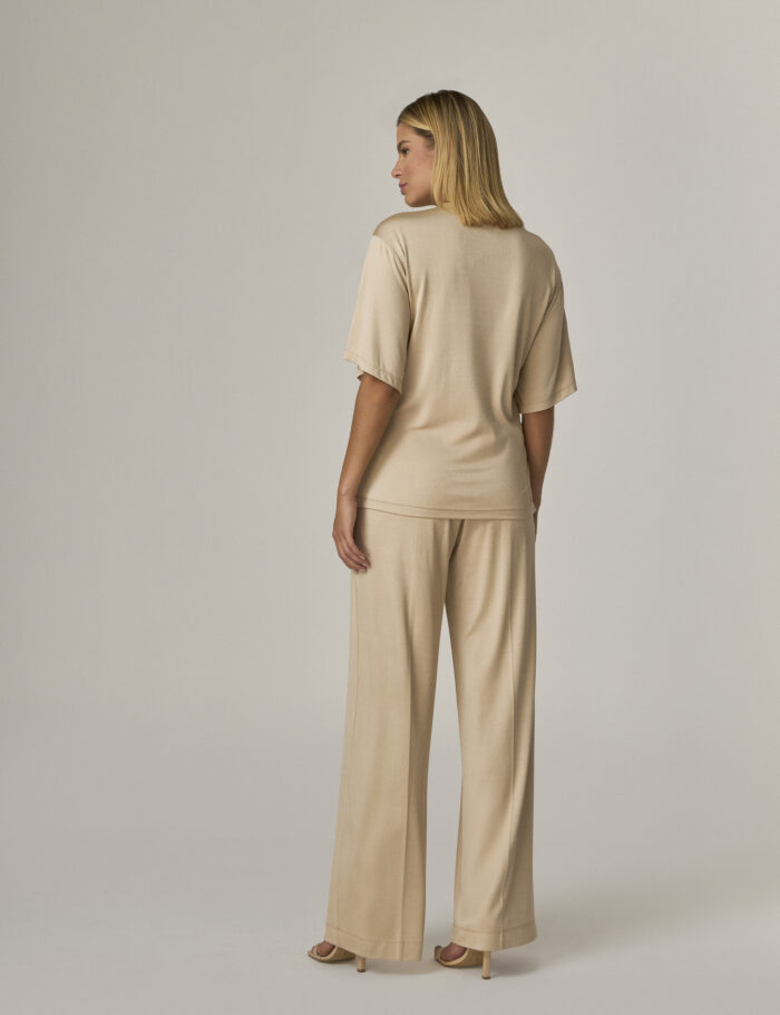 Blusa T-shirt Com Recortes