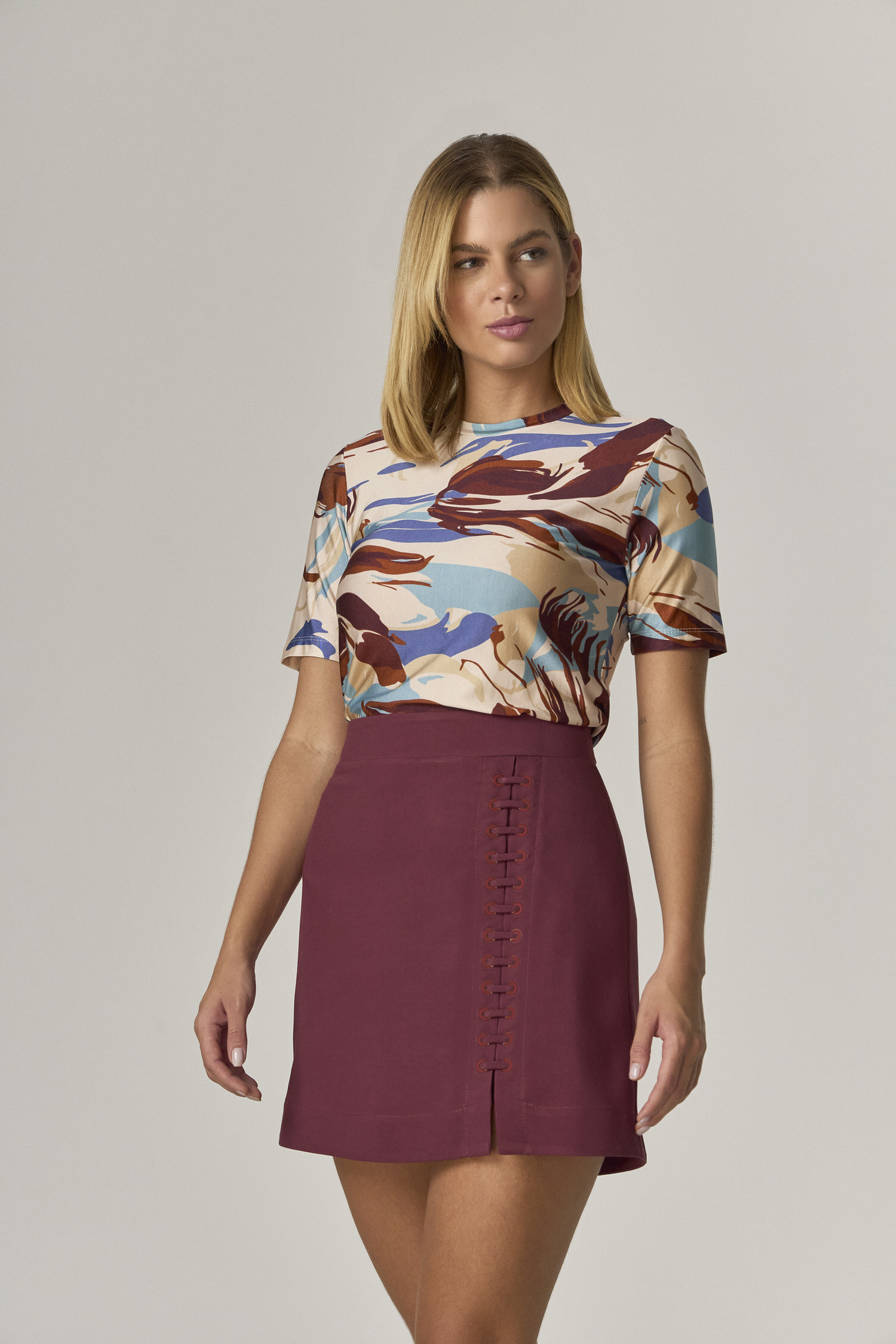 1034612 F VINH Saia Saia Curta Com Detalhe Ilhos