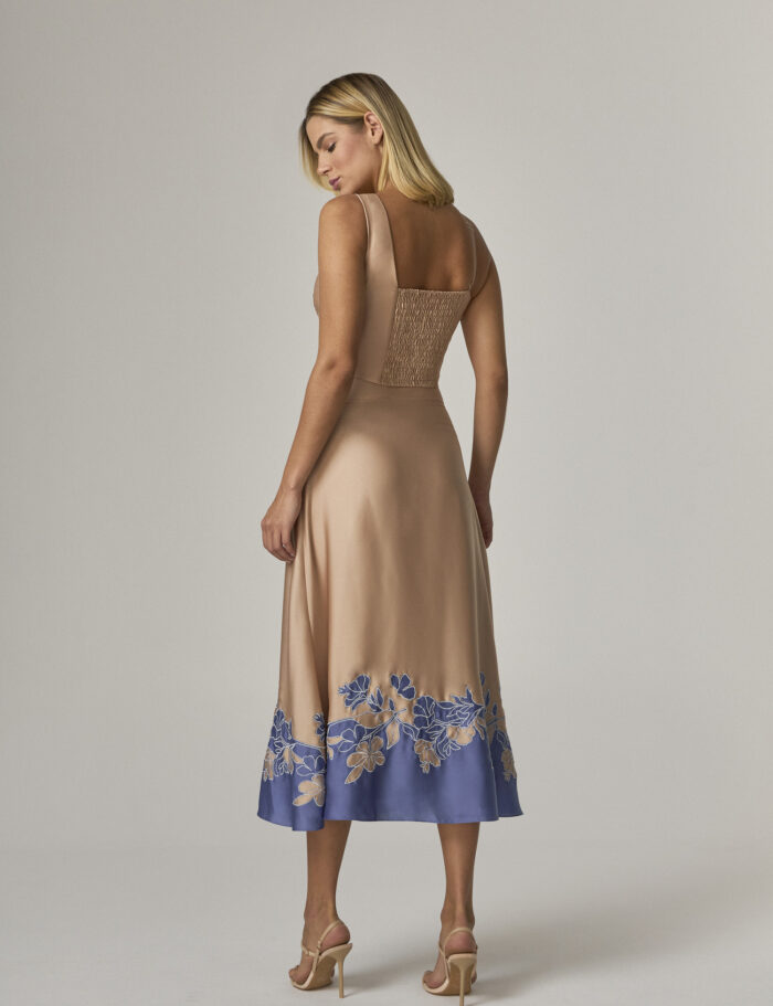 Saia Midi Com Bordado Localizado