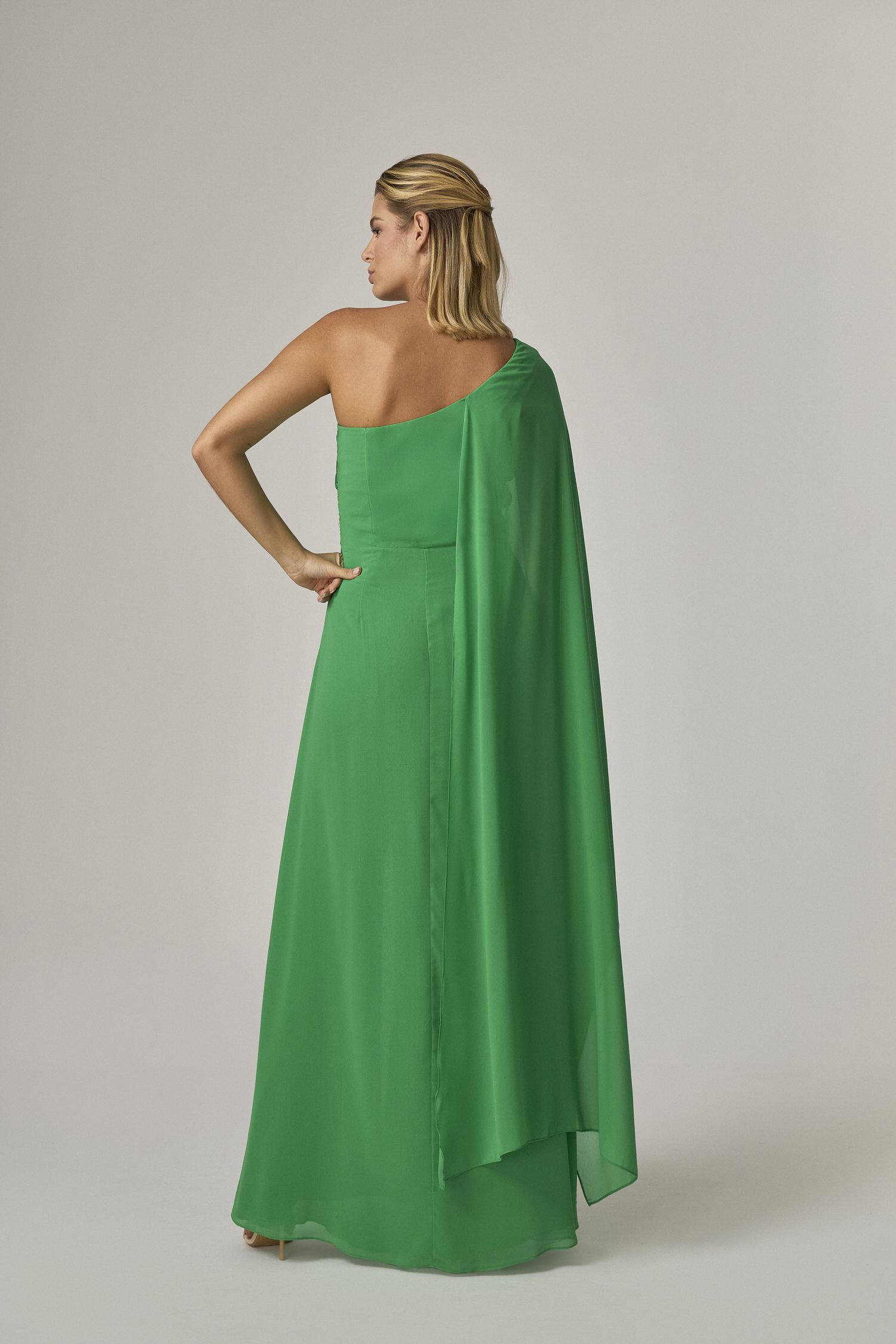 1073212 C VERD Vestido Longo Com Sobreposicao