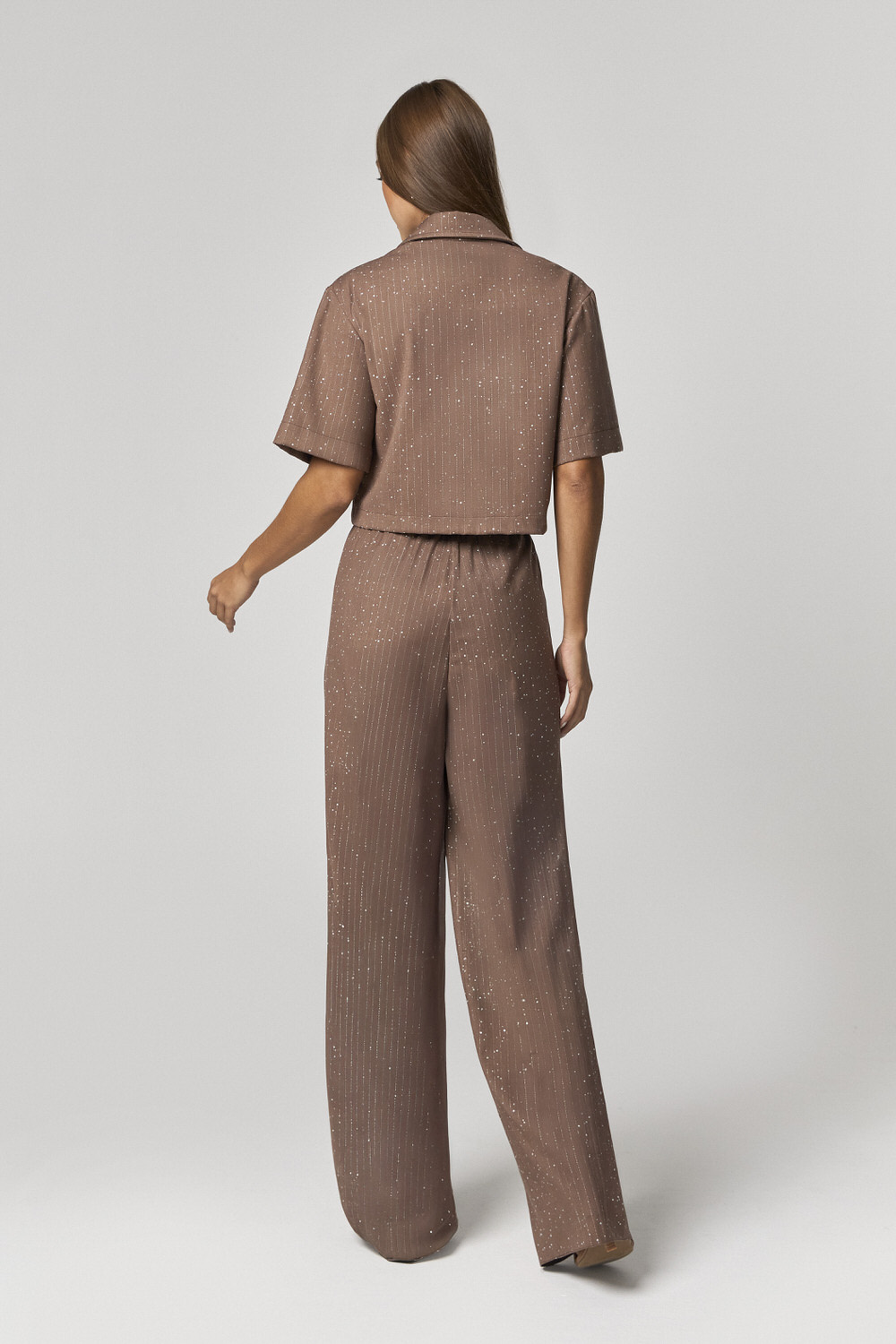 10173104-10636904-MARROM-2