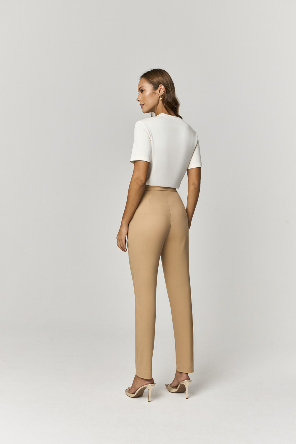 10196508-10644208-BEGE-2