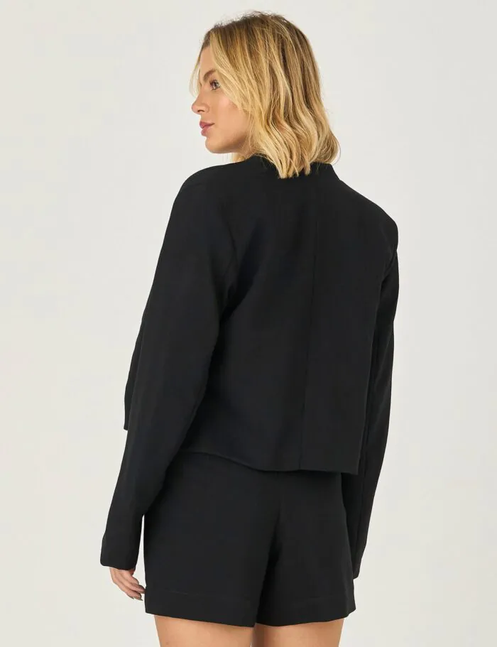 Short Alfaiataria Com Detalhe Perolas