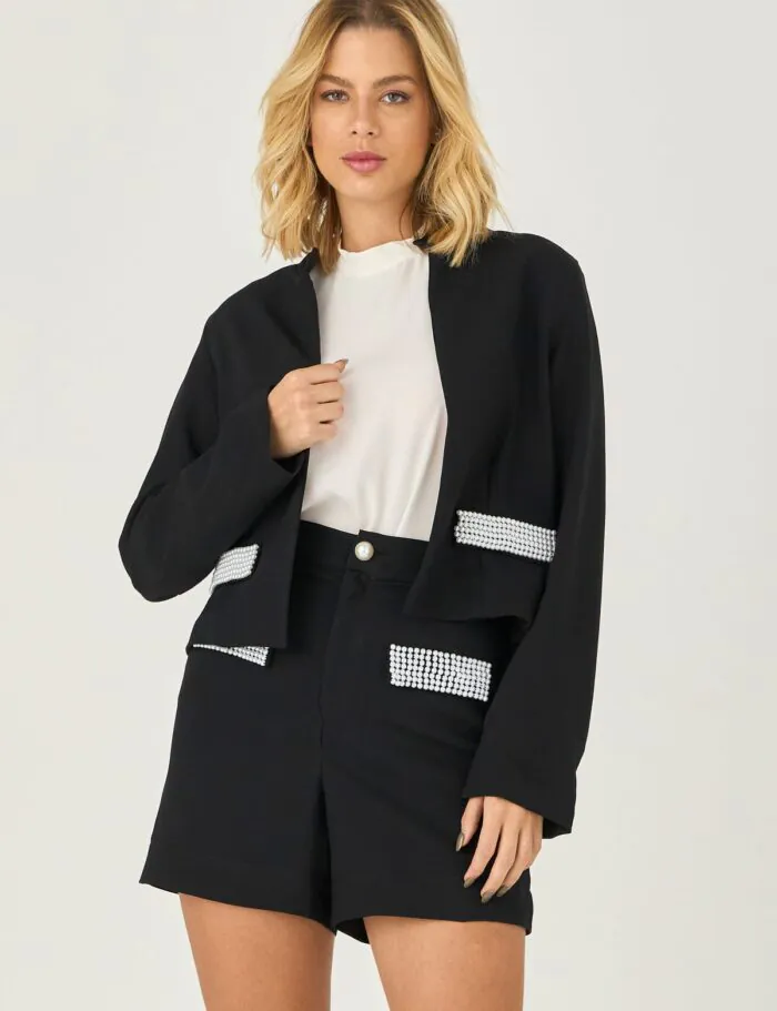 Short Alfaiataria Com Detalhe Perolas