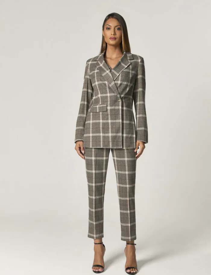 Blusa Blazer Xadrez Com Detalhe Botao Pino