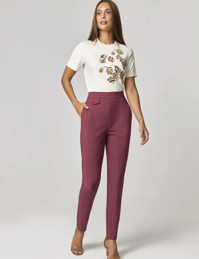 Blusa T-shirt Com Bordado Frente