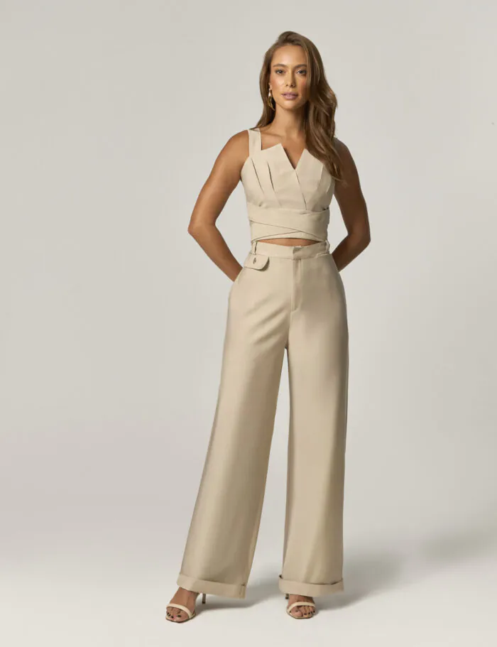 Calca Alfaiataria Pantalona Com Detalhe Botao Quadrado