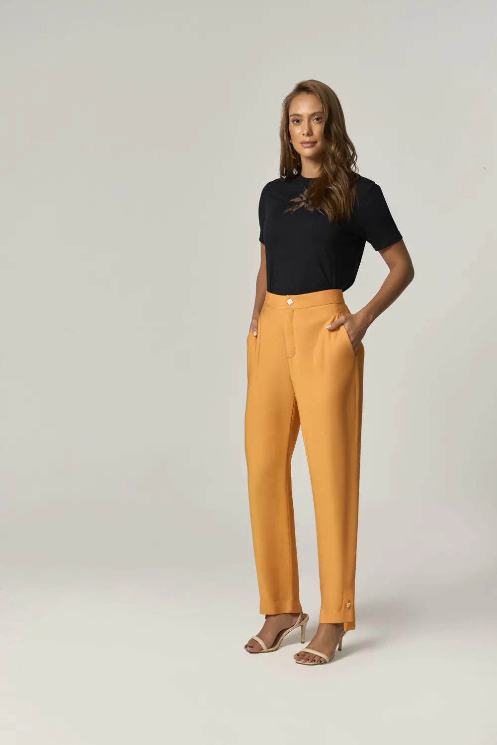 10185906-PRETA-10640406-LARANJA-1