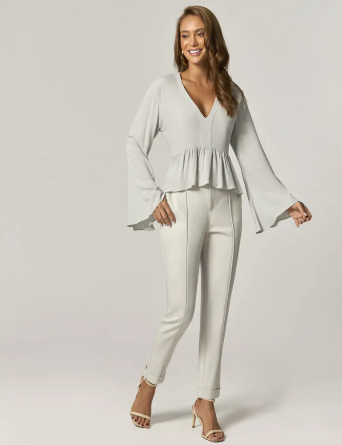 Blusa Com Detalhe Babados E Fluidez