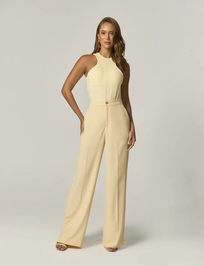 Calca Pantalona Com Botao Quadrado