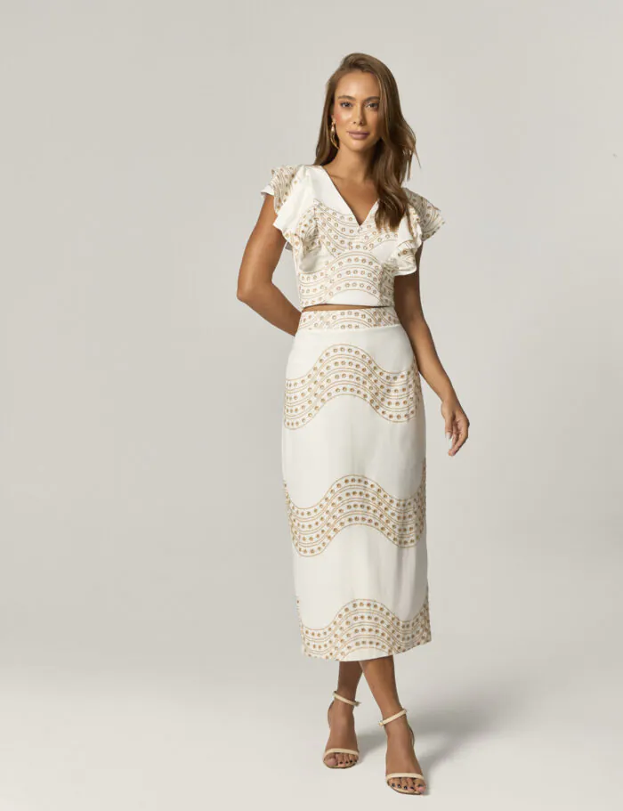 Conjunto Saia E Cropped Com Babados E Bordado