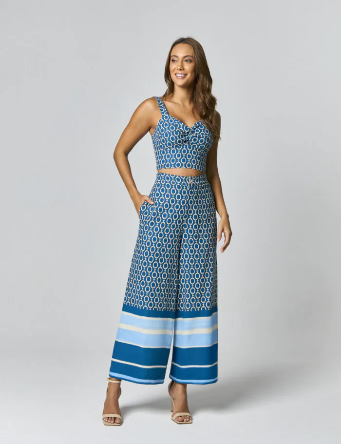 Conjunto Calca E Cropped Estampado Com Botao Corda