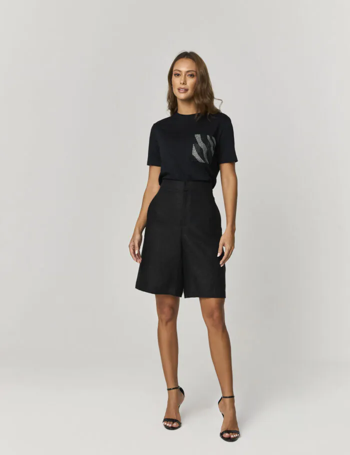 Blusa T-shirt Com Bolso E Aplicacoes