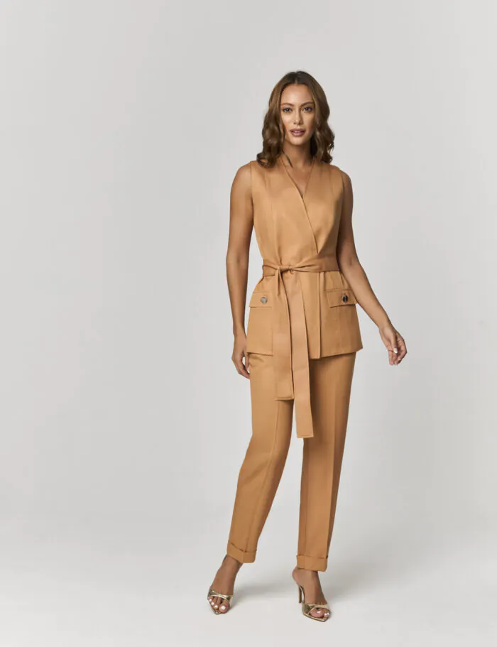 Conjunto Calca E Blusa Com Botoes E Faixa