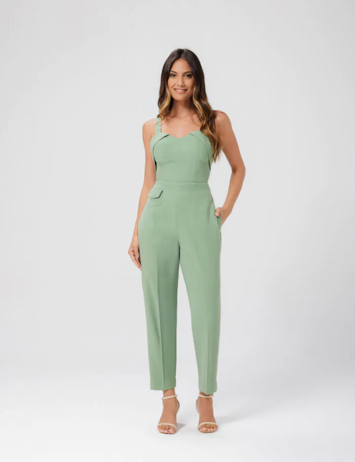 Macacao Alfaiataria Com Detalhe Lapelas E Recortes