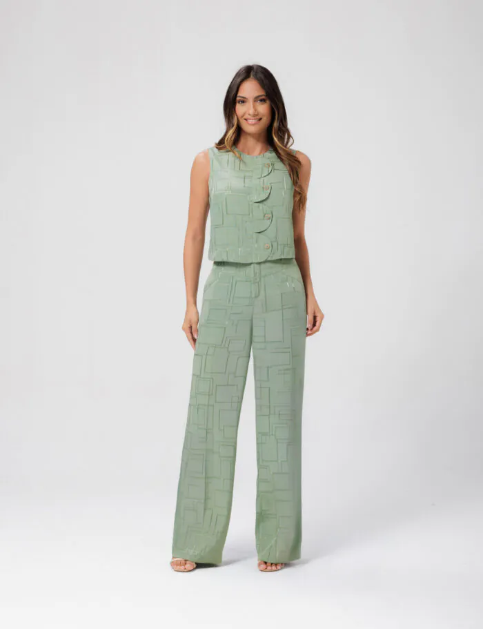 Conjunto Calca E Blusa Com Detalhe Botoes Flor